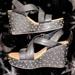Platform wedges